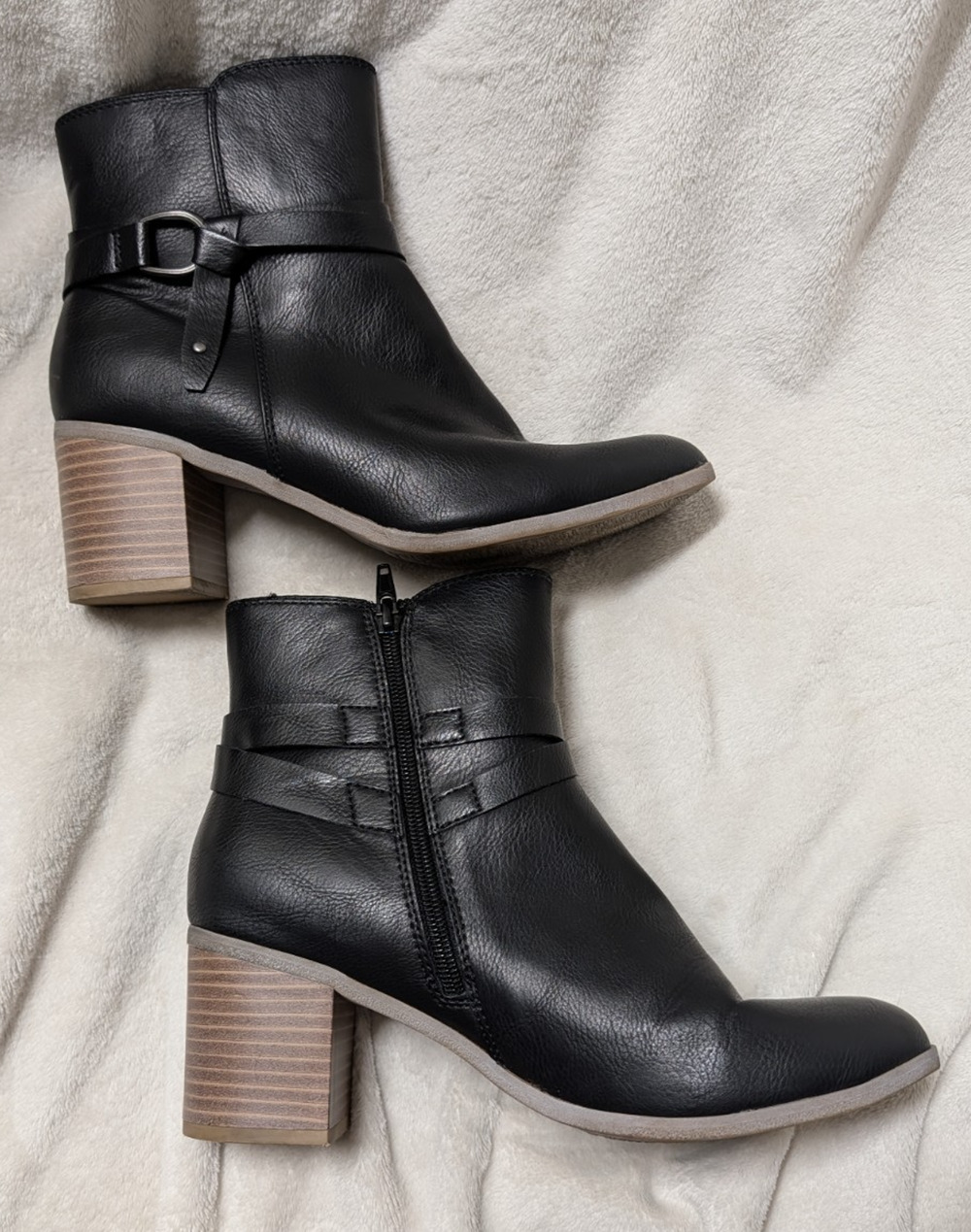 FRYE & Co Women's Size 8 1/2 m Zip Ankle Bootie Block Heel black